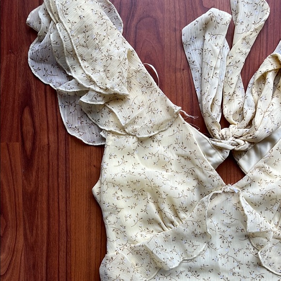 Yellow Ruffled Romper - Picture 2 of 4